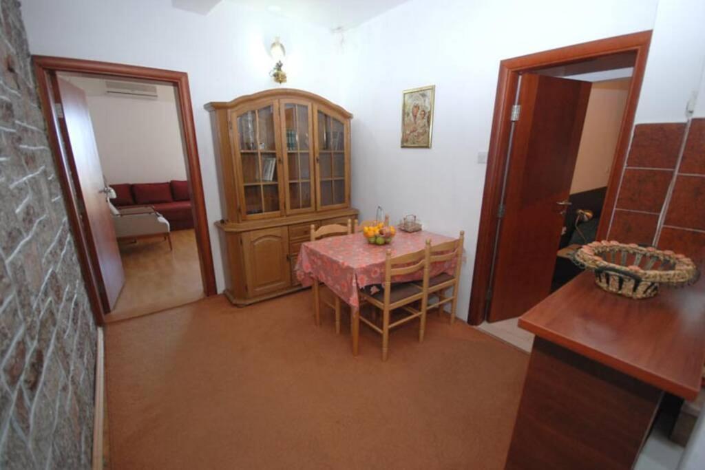 Bmv Apartment 1 With Sea View Sveti Stefan Extérieur photo